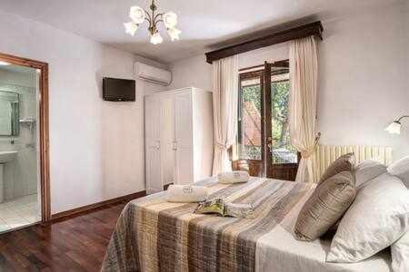Gocce Villas - Villa De Flores Country Style Villa With Pool 마사루브렌세 외부 사진
